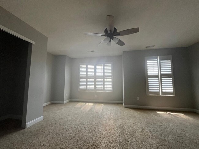 Building Photo - 5932 Winberry Creek Dr