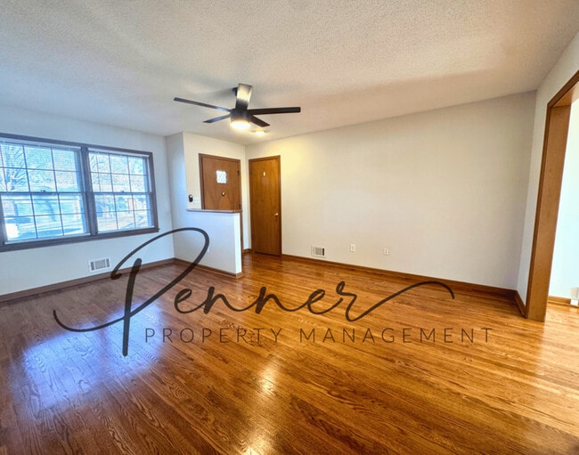 Building Photo - 807 NE Magellan Ave