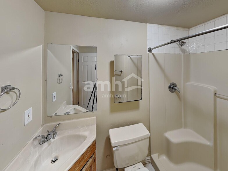 Building Photo - 3750 Suffolk Cir