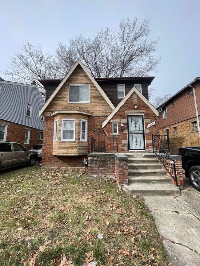 Building Photo - SECTION 8 ONLY! INSPECTION READY 3-BEDROOM...