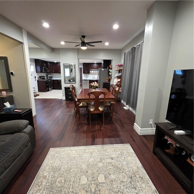 Building Photo - 149 Adam St