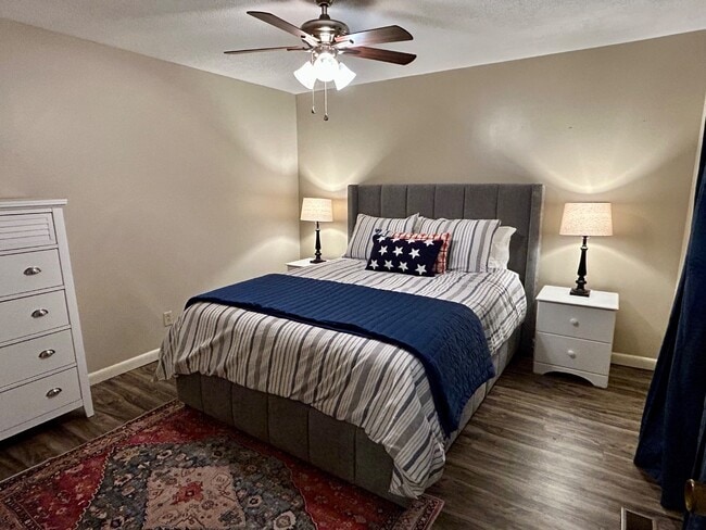 Building Photo - 917 Davis Blvd