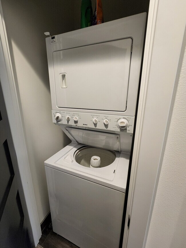 Building Photo - 3026 SW Charlestown St