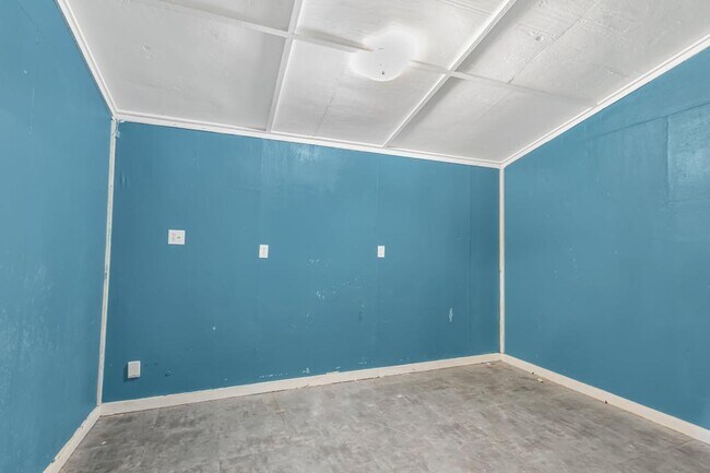 Building Photo - 124 12th St