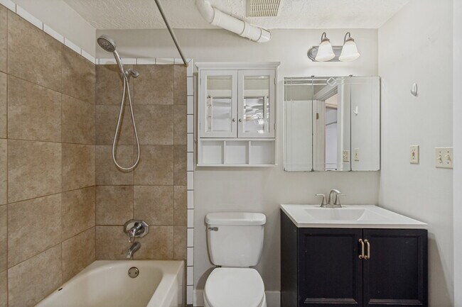 Building Photo - 2175 S 150 W