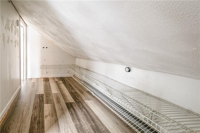 Building Photo - 216 Maplewood Ave