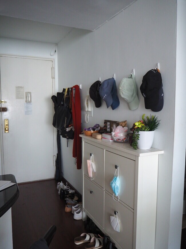 Building Photo - 139 E 33rd St