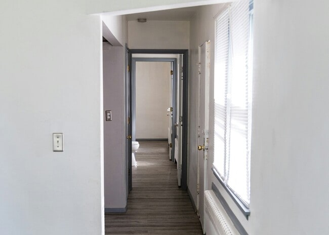 Building Photo - 3023 Parkside Ave