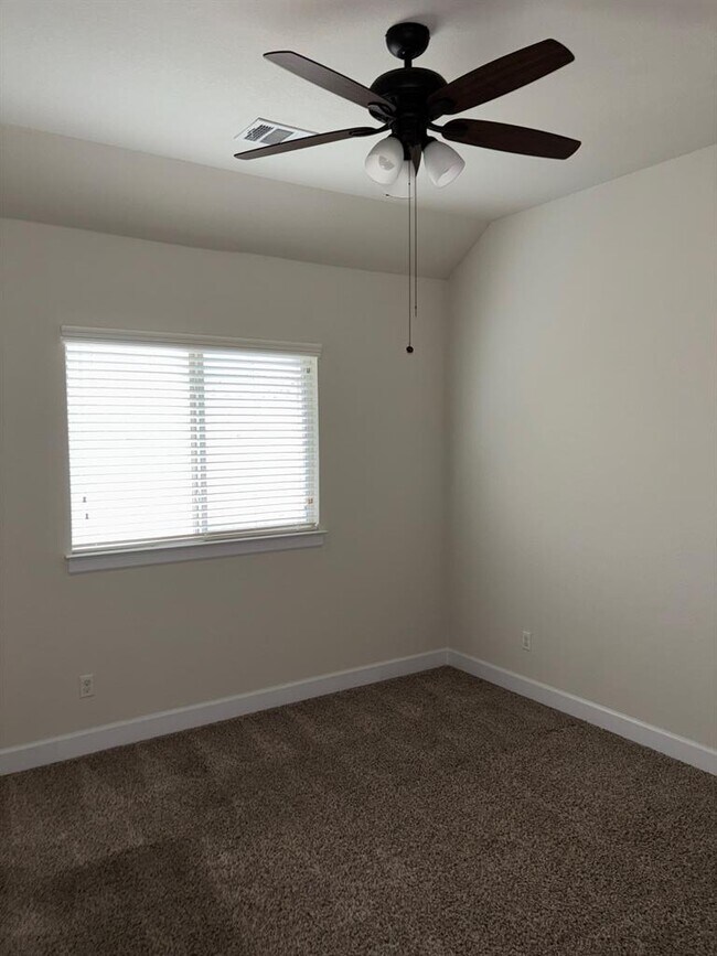 Building Photo - 509 Fair Oaks Dr