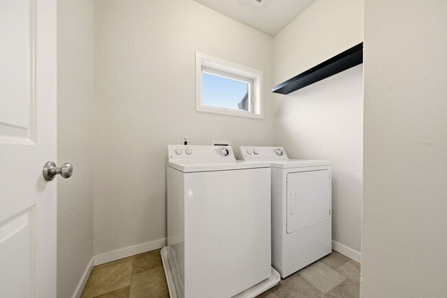 Building Photo - 4104 S Corbett Ave