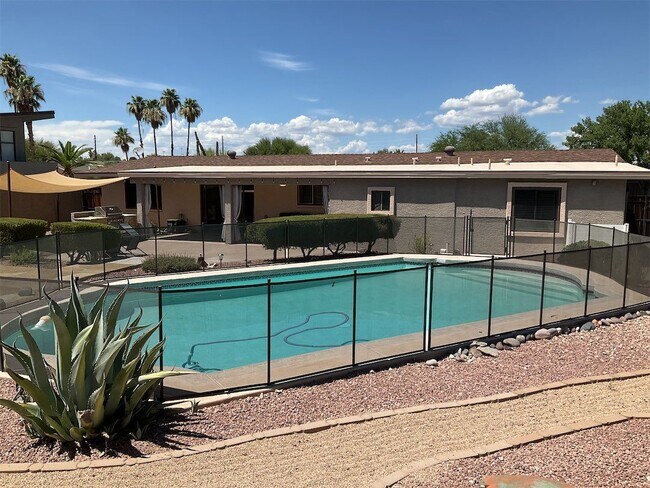 Building Photo - 17323 E Rosita Dr