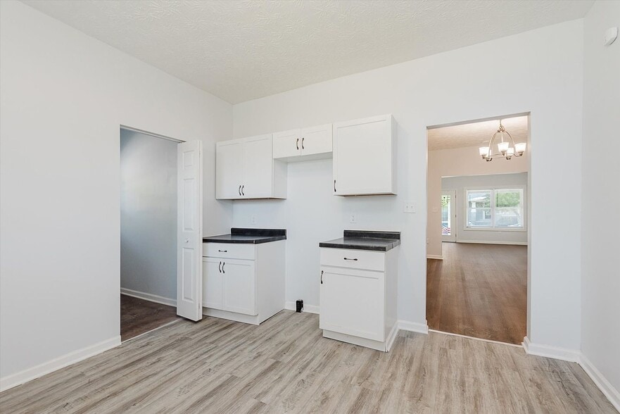 Building Photo - Completely renovated 2BR/1BA single family home minutes from Downtown Indy!