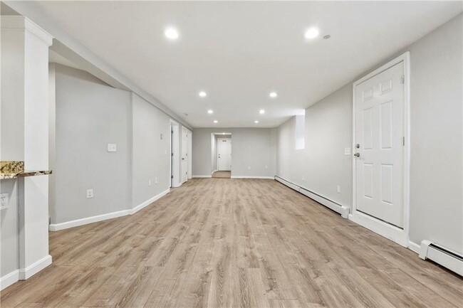 Building Photo - 1124 Newport Ave