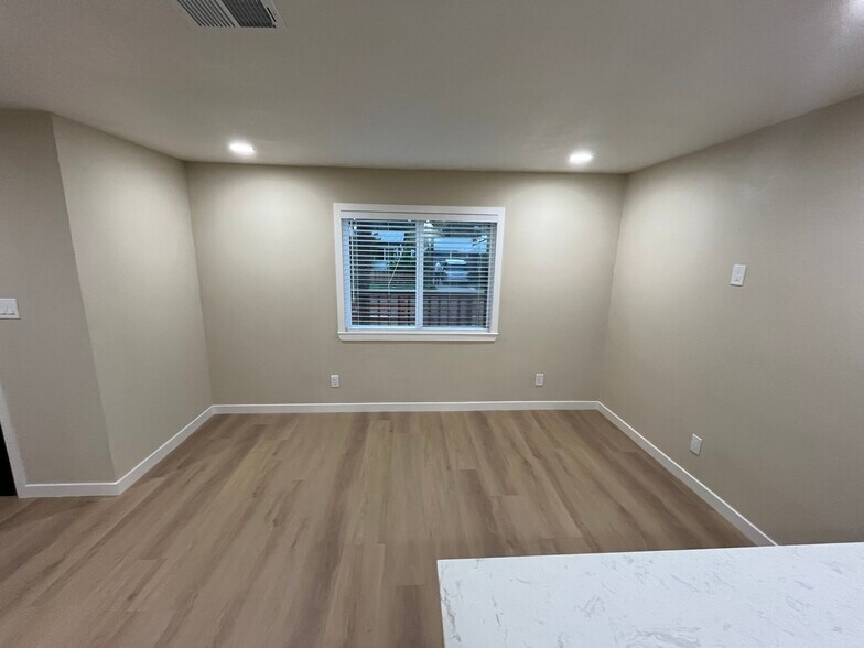 Living Room - 608 Myrtle Ave