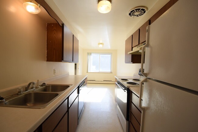 Building Photo - Knollcrest