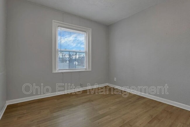 Building Photo - 2235 Homestead Dr