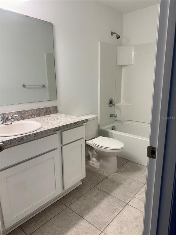 Building Photo - 233 Mandovi St