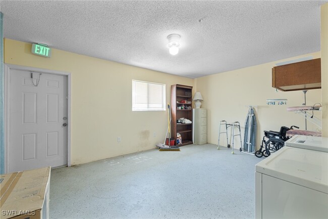 Building Photo - 402 Arthur Ave