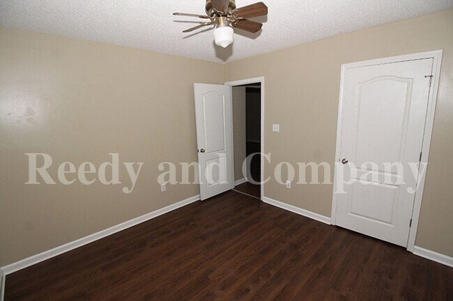 Building Photo - 6077 Wills Way Cir S