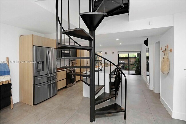 Building Photo - 3138 Mary St