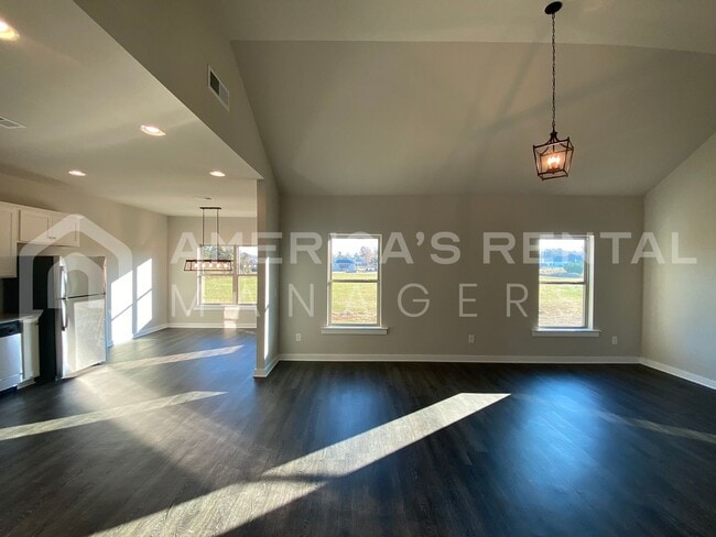 Building Photo - Home for Rent in Weaver AL... Coming Soon!