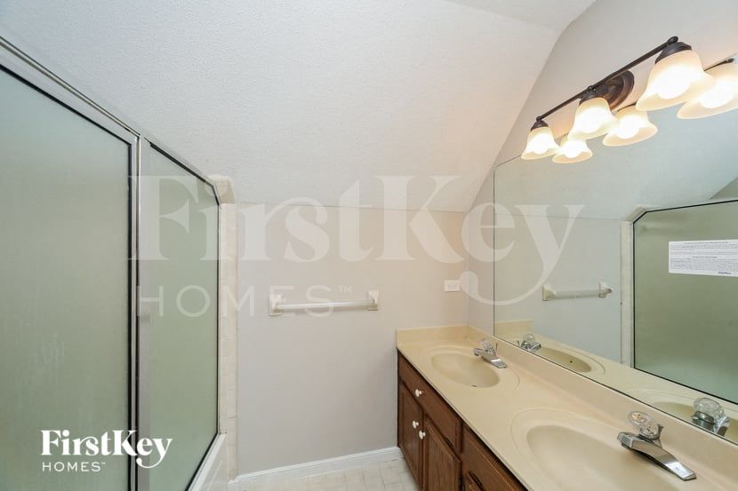 Building Photo - 514 Quail Crest Dr