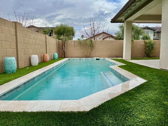 Building Photo - 71 W Megan St