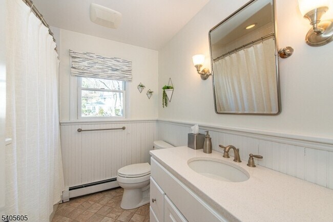 Building Photo - 237 Morris Ave