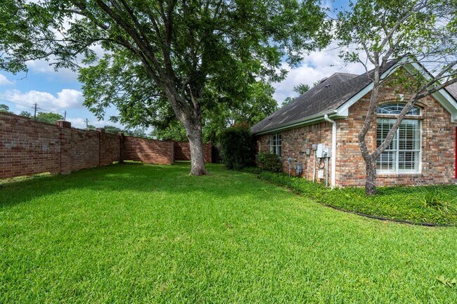 Building Photo - 7172 Ridge Oak Rd