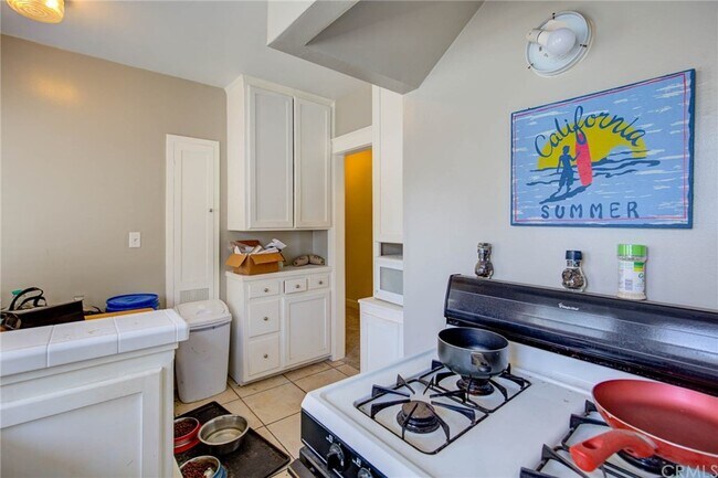 Building Photo - 223 24th St