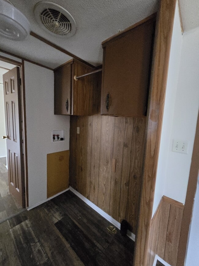 Building Photo - 8582 Rye Patch Rd