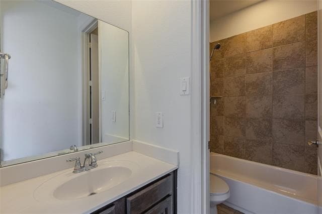 Building Photo - 602 Arbol