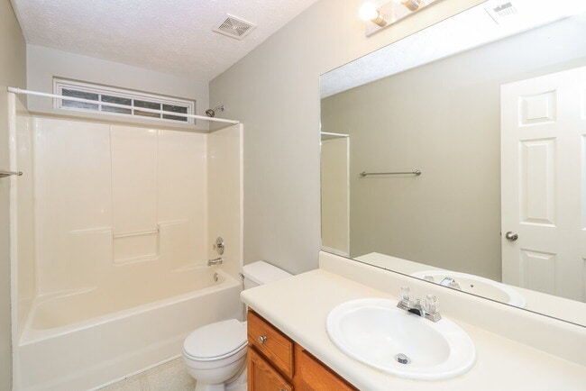 Building Photo - 632 Spanish Oak Dr