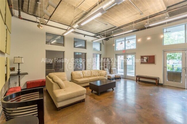 Building Photo - 620 Glen Iris Dr NE