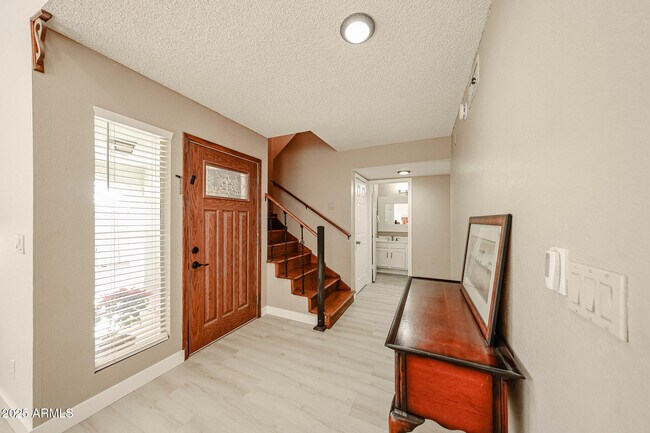 Building Photo - 5440 W Beryl Ave