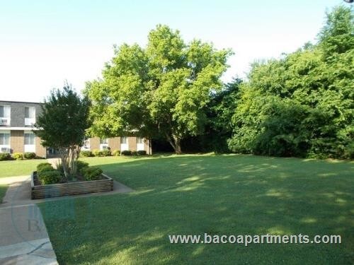 Building Photo - Colonial Village Apartments