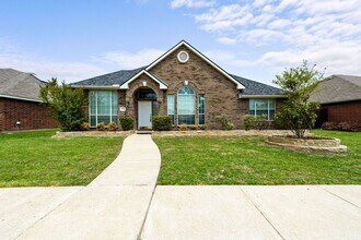 Building Photo - 3205 Hamlett Ln