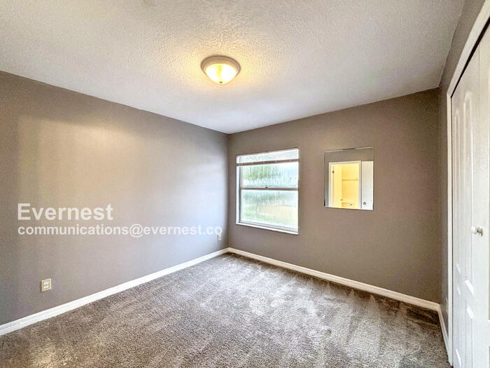 Building Photo - 2460 Summerfield Way