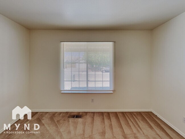 Building Photo - 2172 Rockin Robin Dr