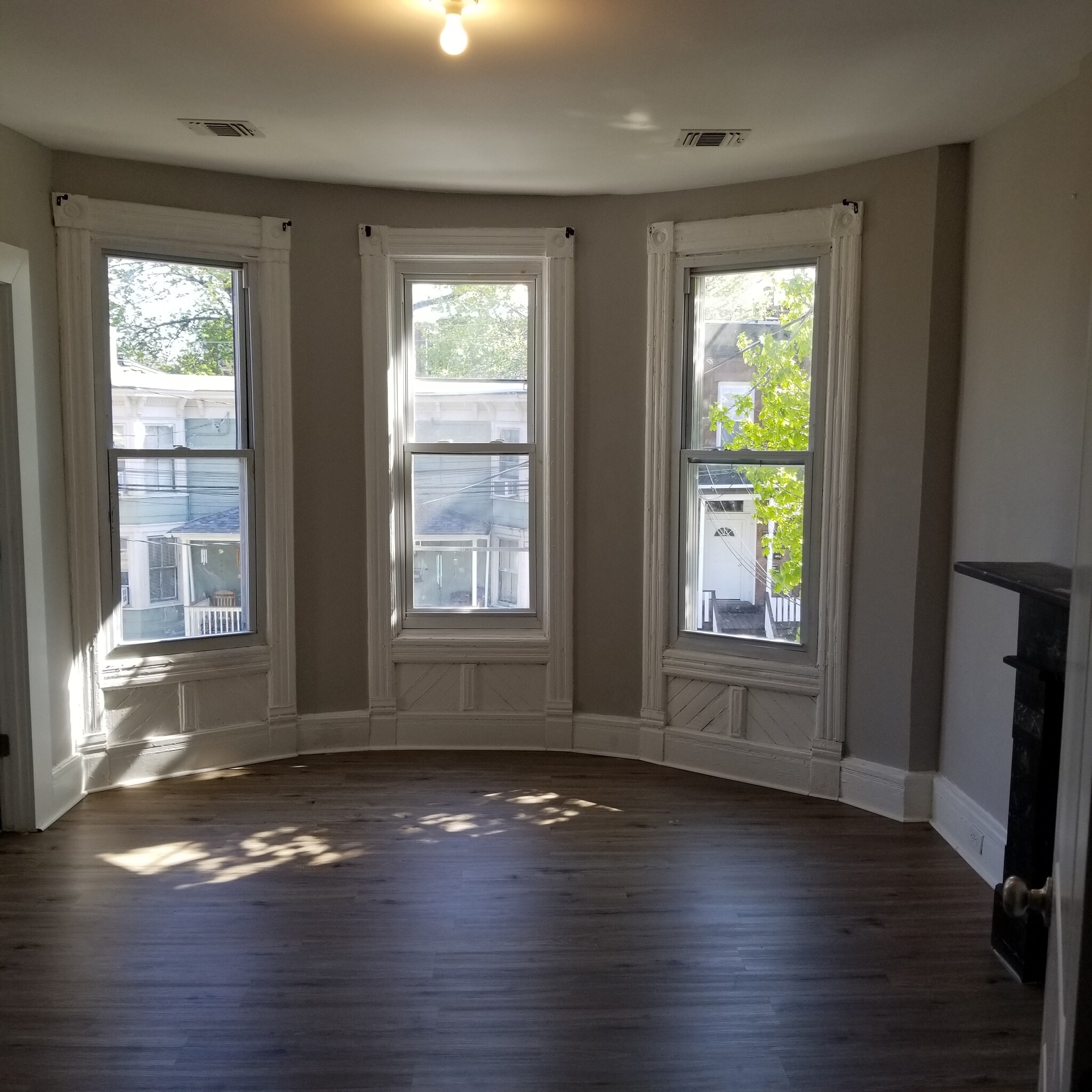 Building Photo - 84 Carson Ave