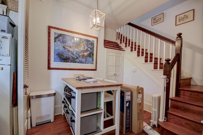 Building Photo - 1622 1/2 29th St NW