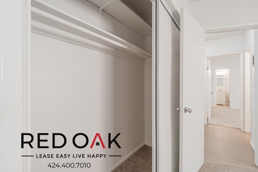 Building Photo - 8337 Cedros Ave