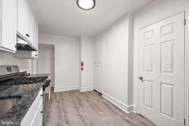 Primary Photo - 1502 W 14th St