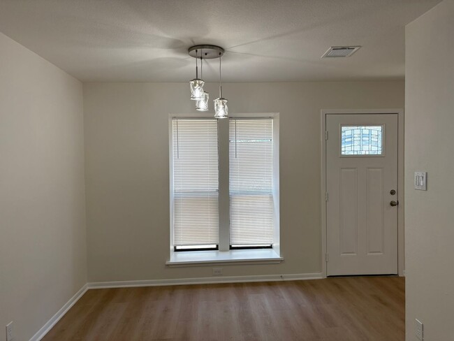 Building Photo - D.Schrager Properties5 (6009 Shadow Valley Cv)