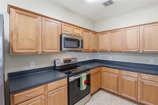 Building Photo - 3913 Hawkins Dr