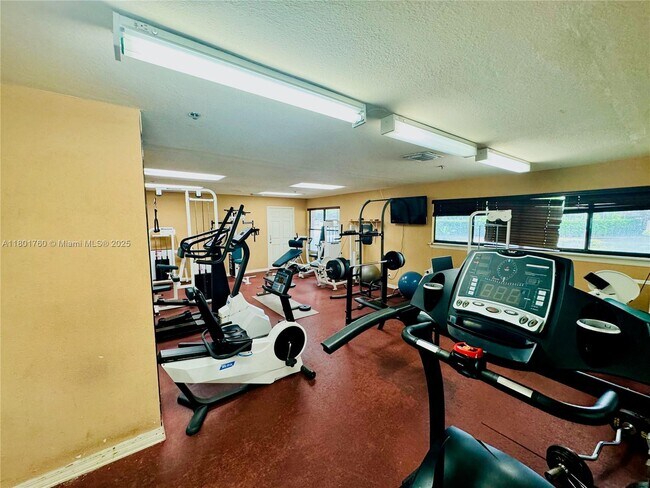 Building Photo - 2900 S University Dr