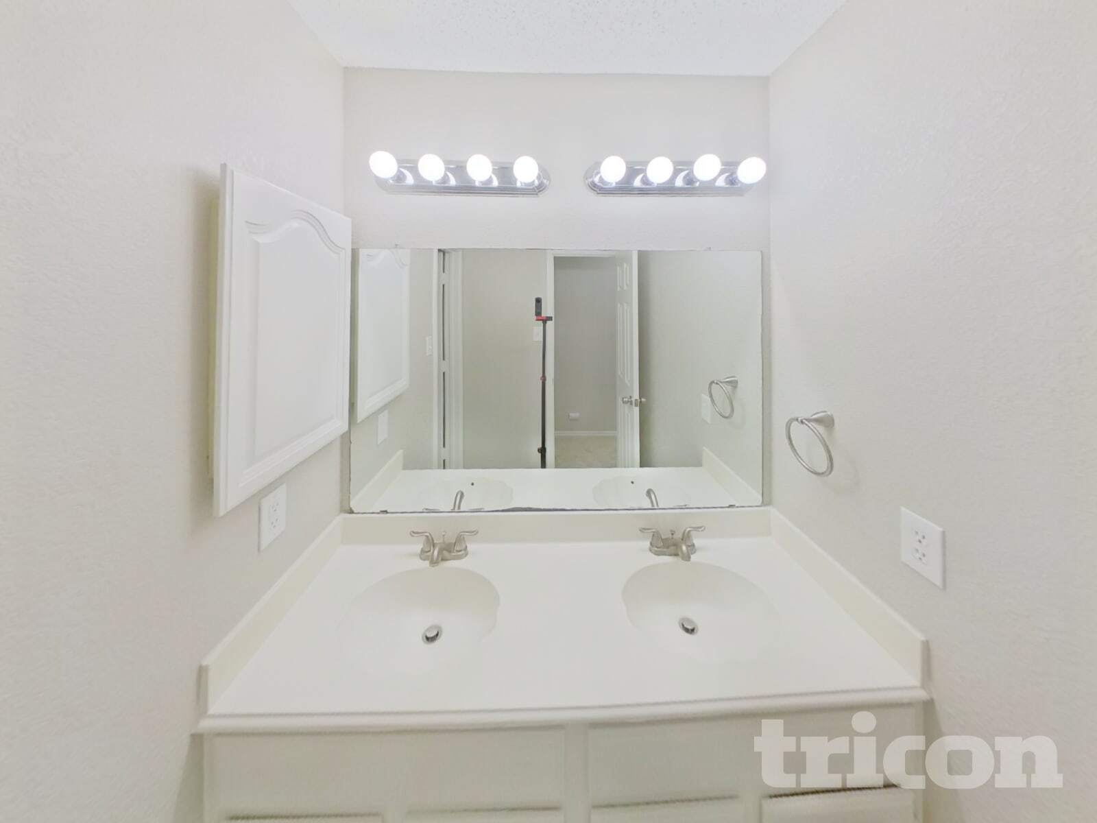 Building Photo - 1626 Rancho Dr