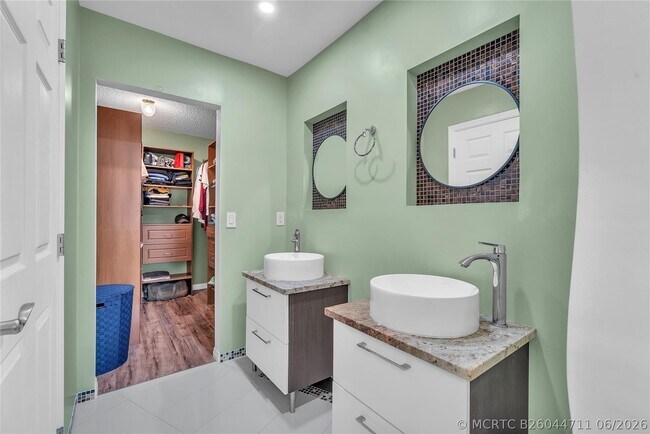 Building Photo - 8407 NW 78th Ct