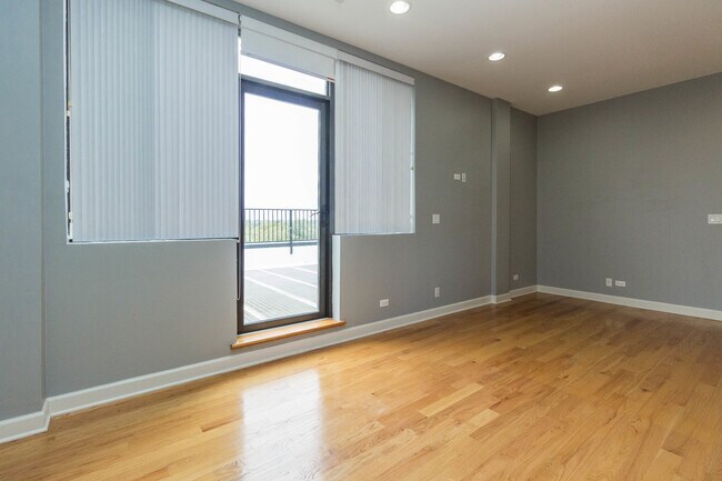 Building Photo - 4810 N Lavergne Ave