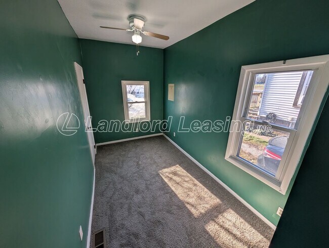 Building Photo - Comfortable 2-Bedroom Ranch with Amish-Built 2-Car Garage